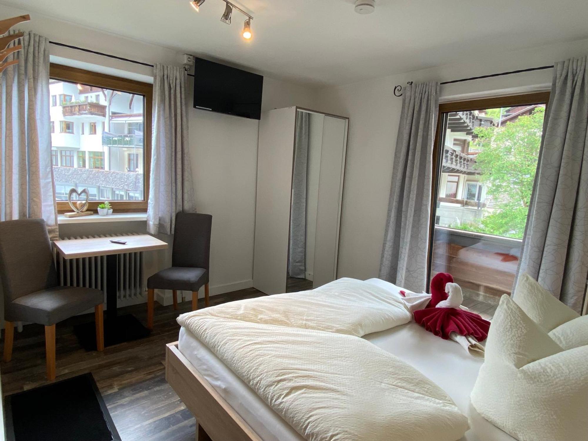 Pension Jagerhof - Sommercard Inkl - 5 Min Zum Hochzeiger Йерценс Екстериор снимка